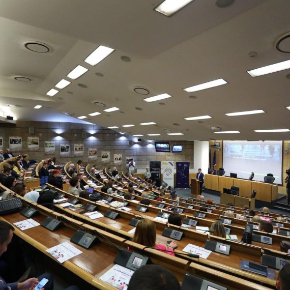 Šta se to pričalo o mladima i sa mladima u Parlamentu Federacije BiH?