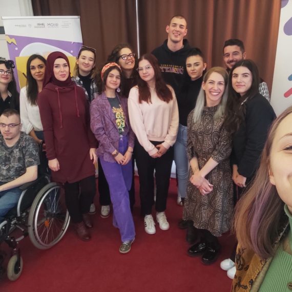 Mladi nastavljaju raditi na rješavanju problema u svojoj zajednici!