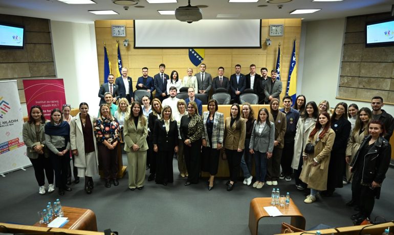 Mladi i institucije zajedno za bolje politike